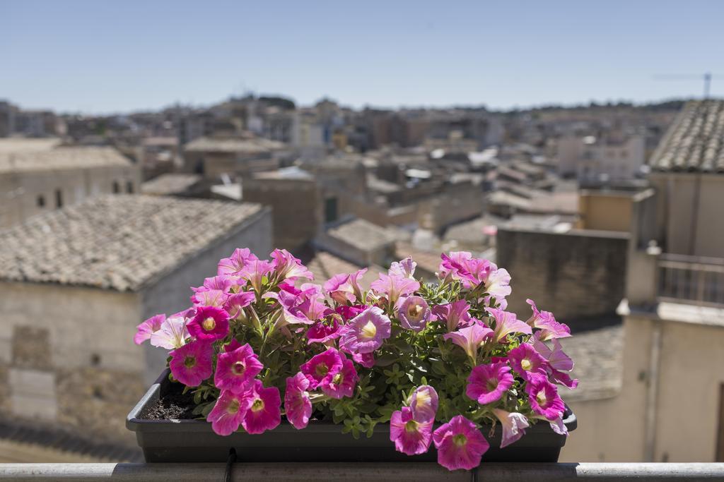 Beatus Suites And Rooms B&B Canicattì Exterior foto